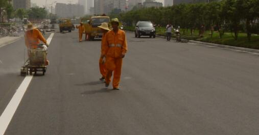 蘇州道路標(biāo)線一般是冷漆還是熱熔漆？